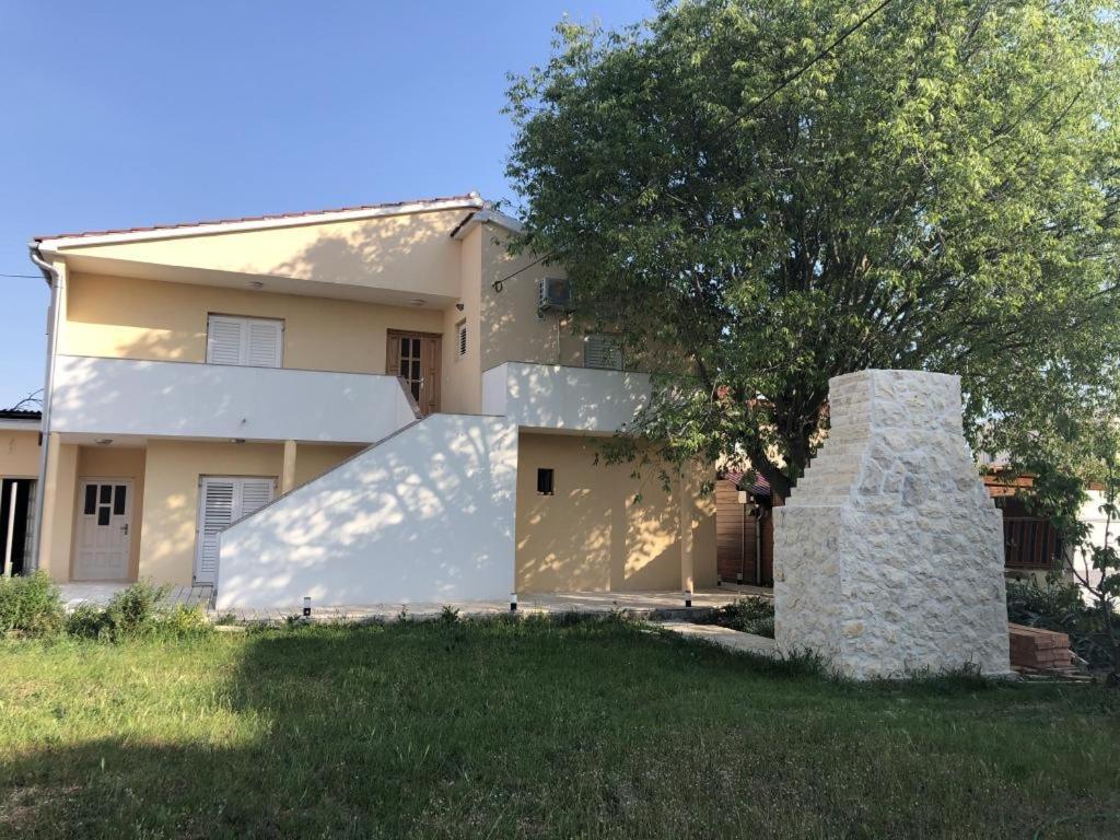 Apartmani Veronika Sukošan المظهر الخارجي الصورة